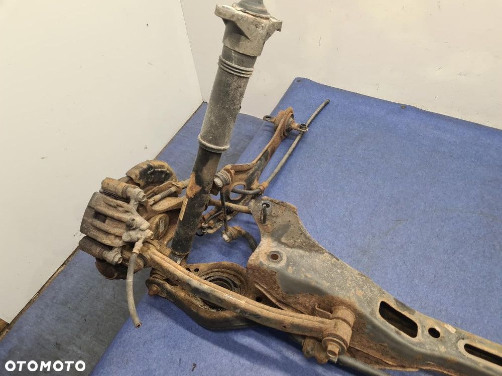 KIA CEED I LIFT KOMBI BELKA ZAWIESZENIA TYŁ D4EA - 2