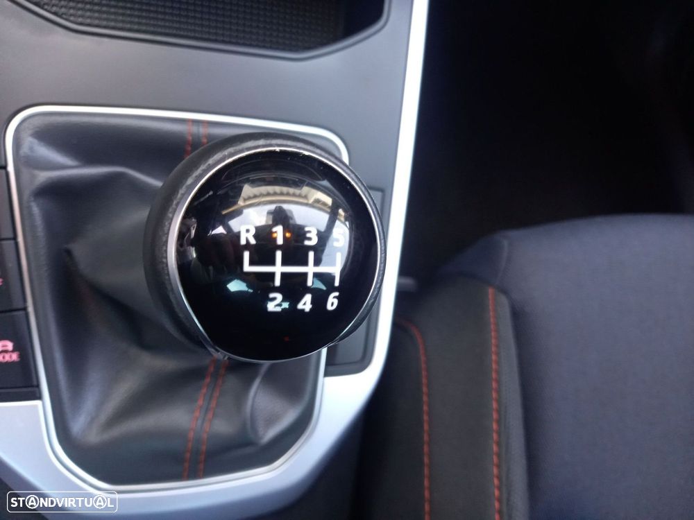 SEAT Arona 1.0 TSI FR - 14