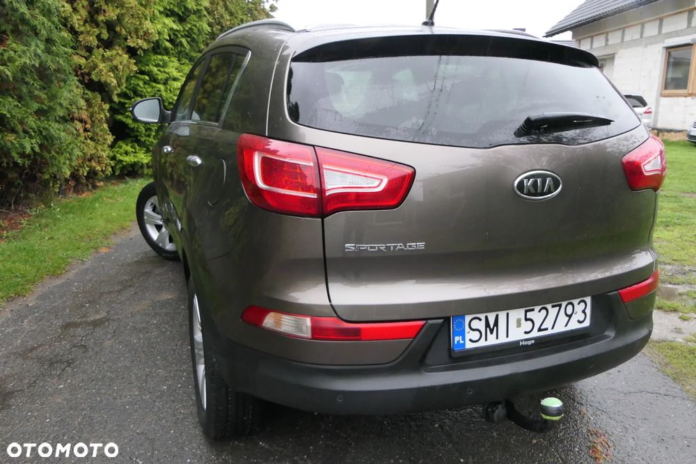 Kia Sportage 2.0 L - 11