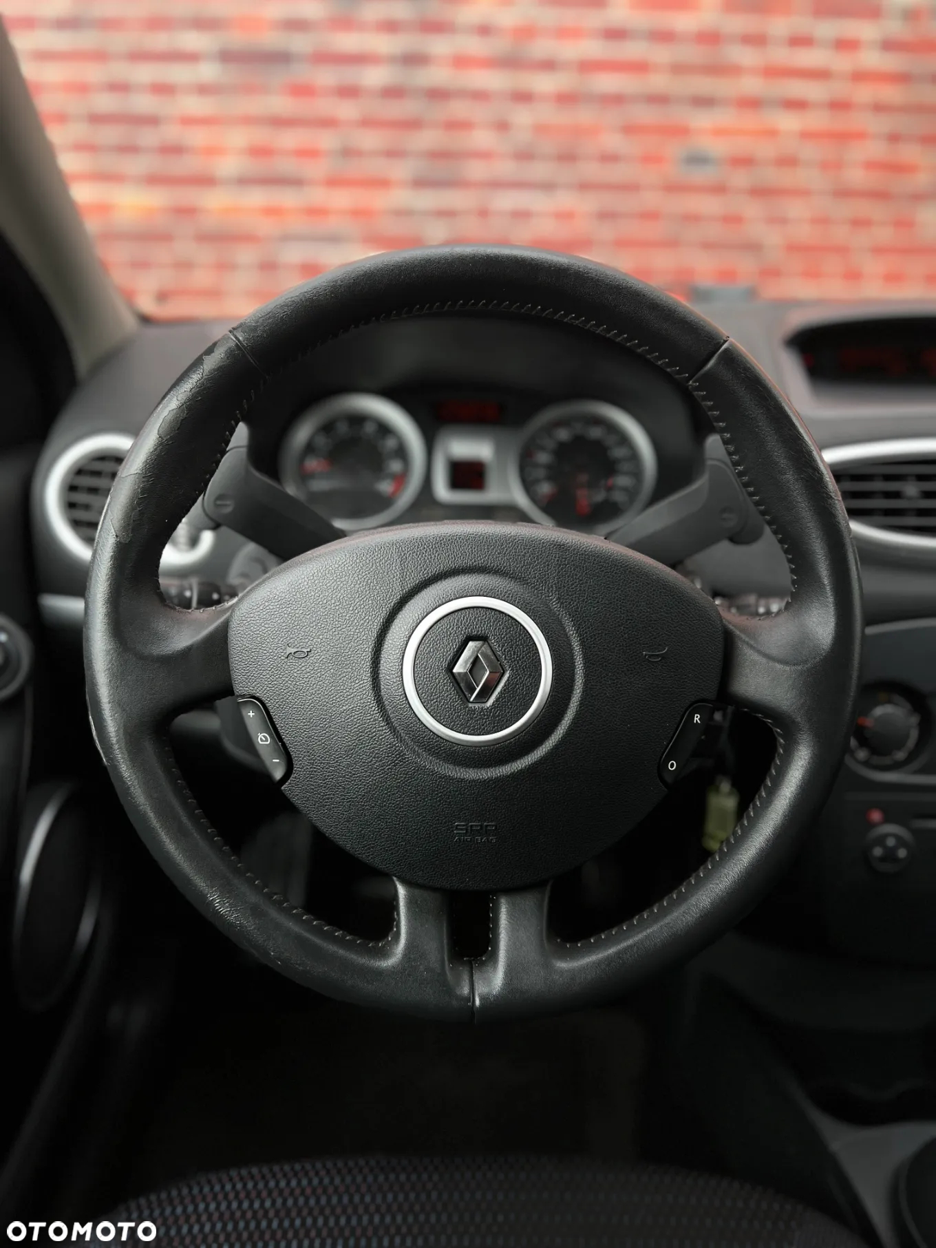 Renault Clio - 33