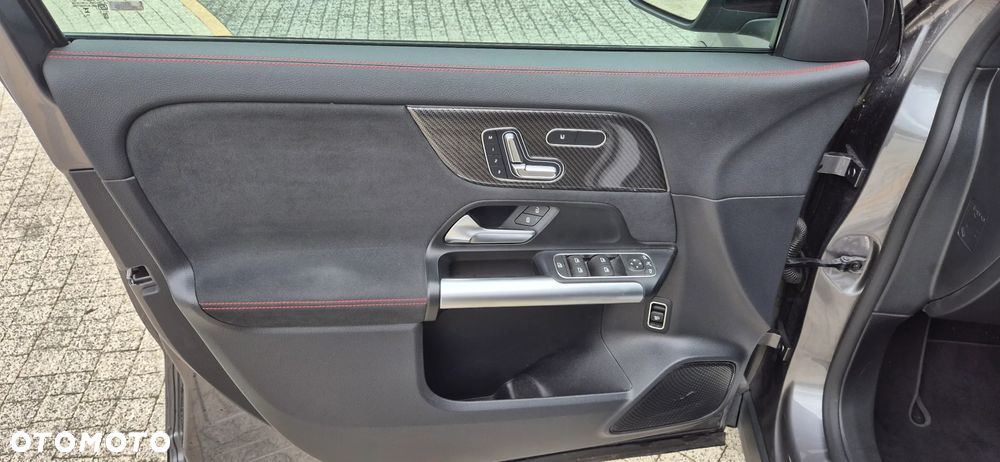 Mercedes-Benz GLA 220 d 4-Matic AMG Line - 18