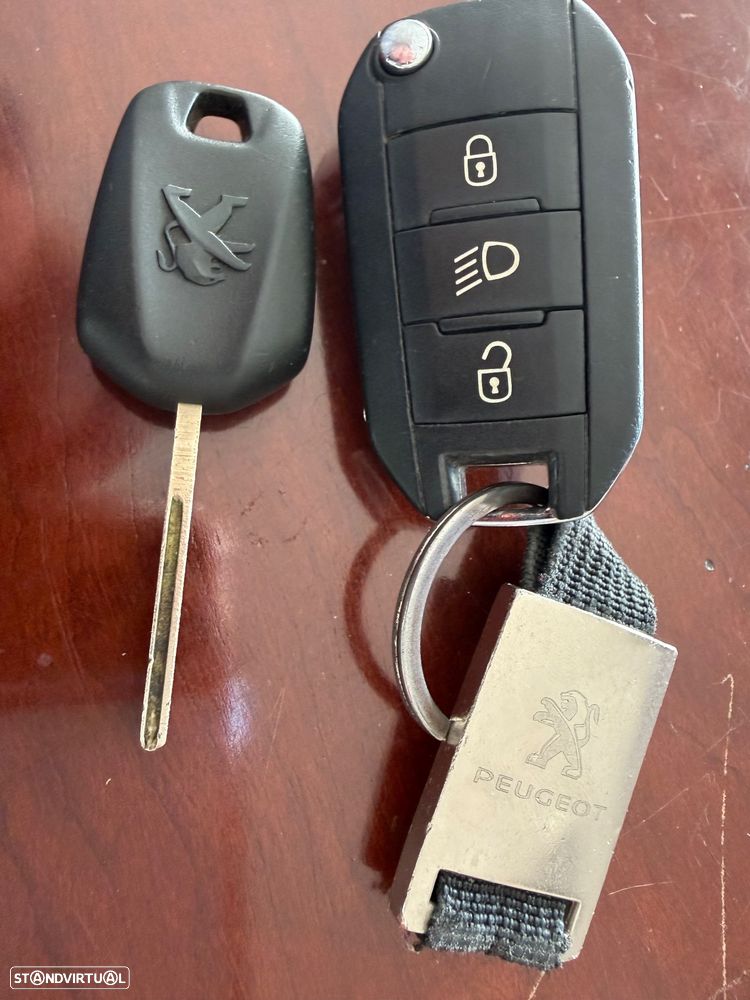 Peugeot 208 1.2 PureTech Style - 30