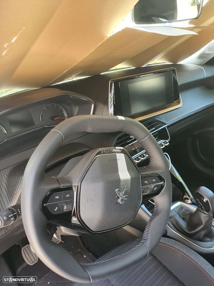 Peugeot 208 1.2 PureTech Active Pack - 4