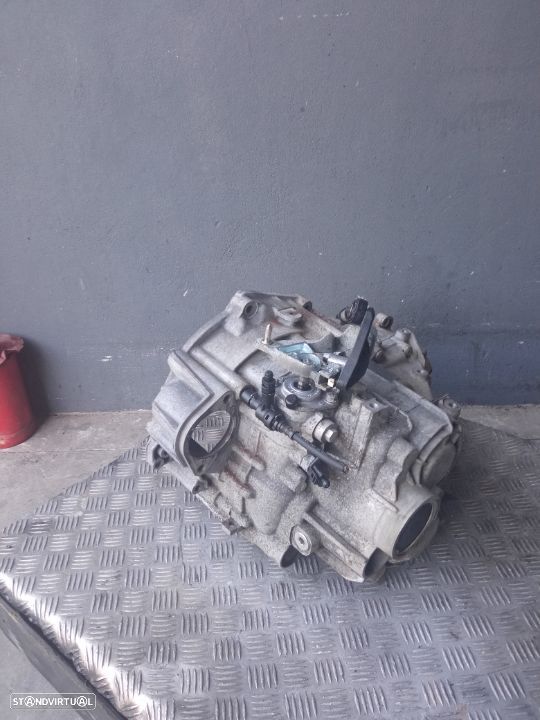 Caixa de 6 velocidades Volkswagen Scirocco 2.0 TDI 16V CR Referência: LHD - 2