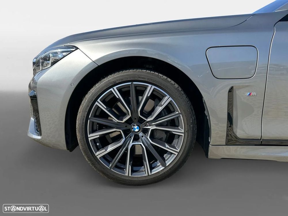 BMW 745 e iPerformance Pack M Auto - 16