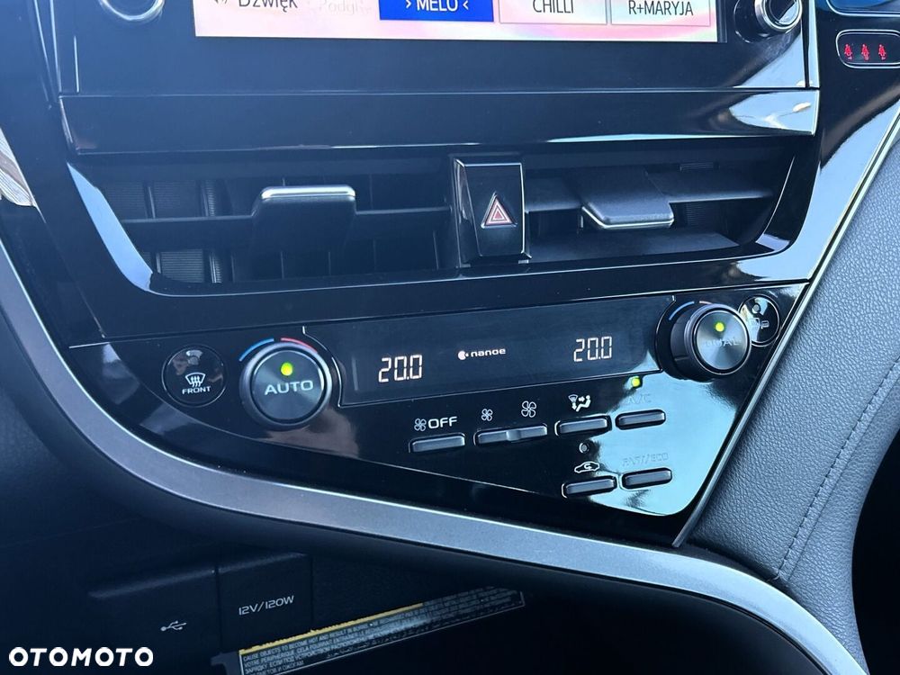Toyota Camry 2.5 Hybrid Executive CVT - 19
