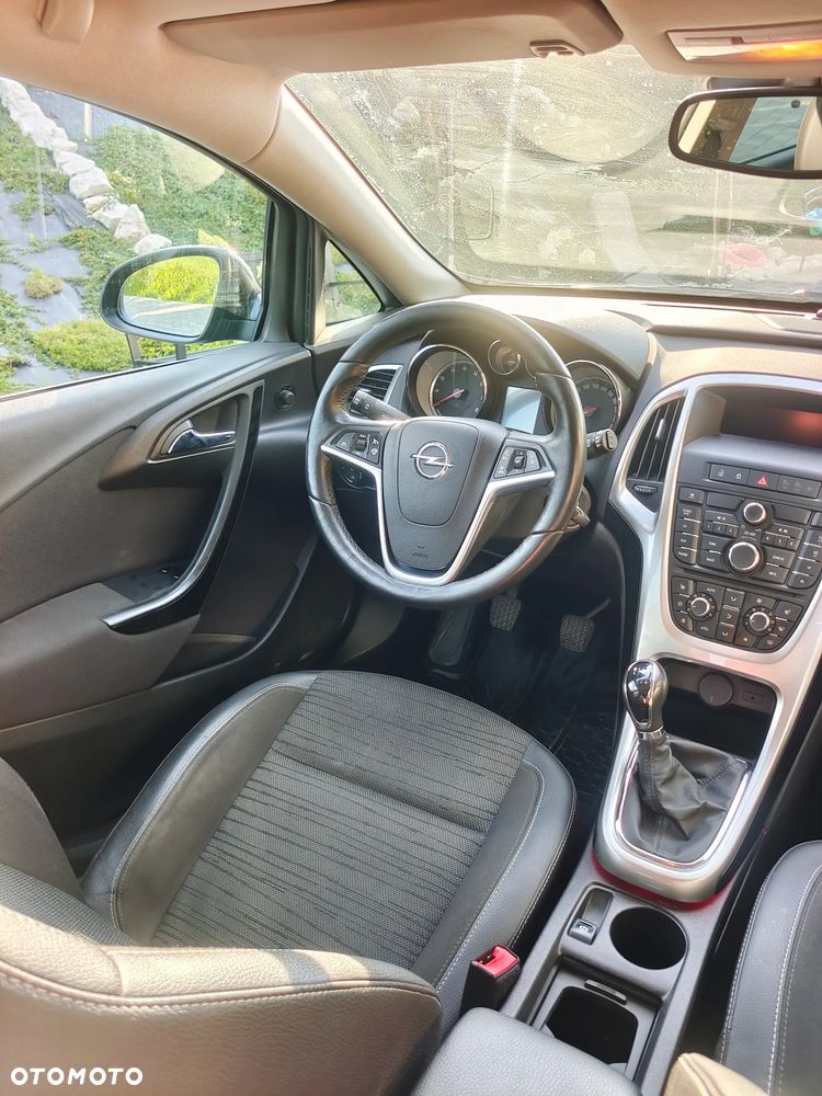 Opel Astra 1.4 T Cosmo - 28