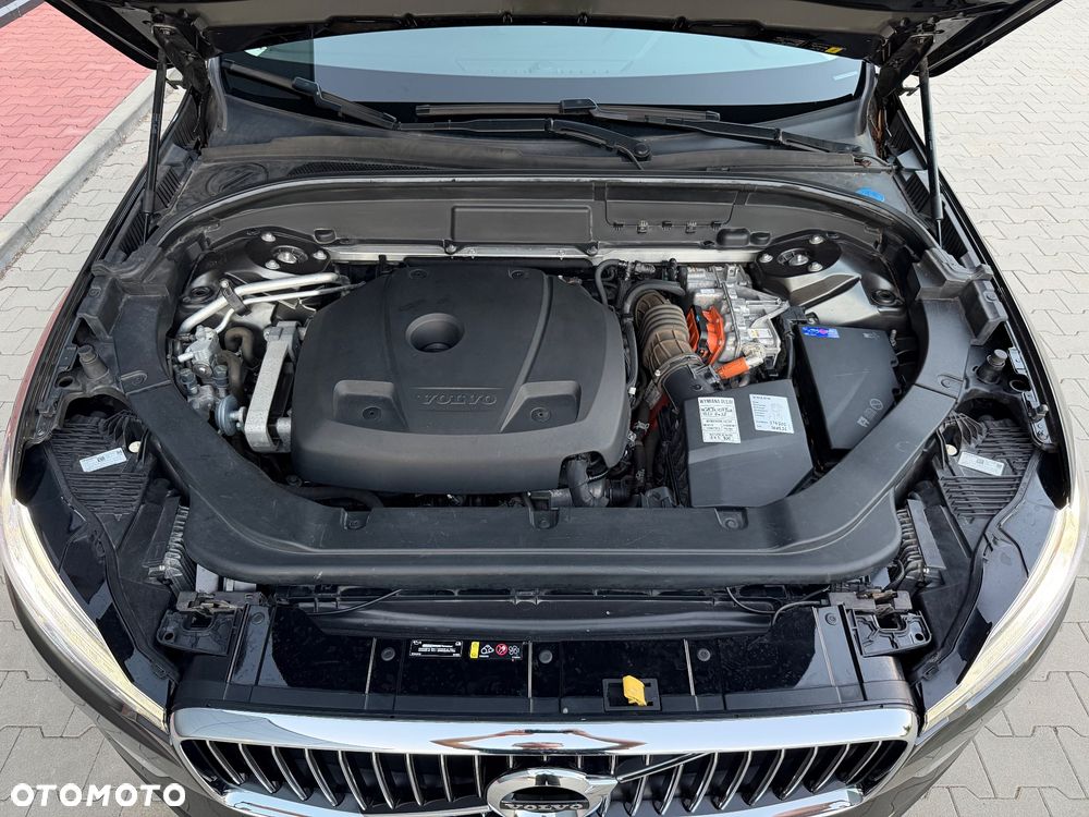 Volvo XC 60 T8 Twin Engine AWD Geartronic Momentum - 25