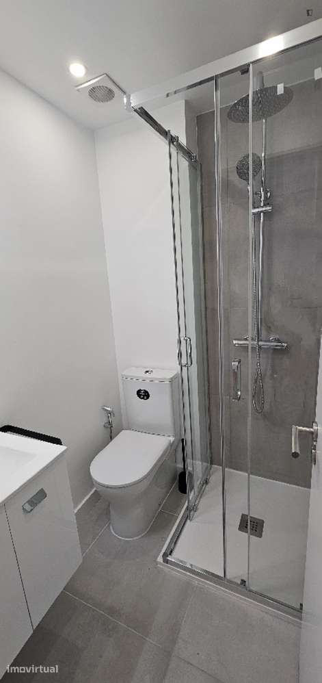 Quarto - localizado em Amadora Lisbon - Grande imagem: 5/6