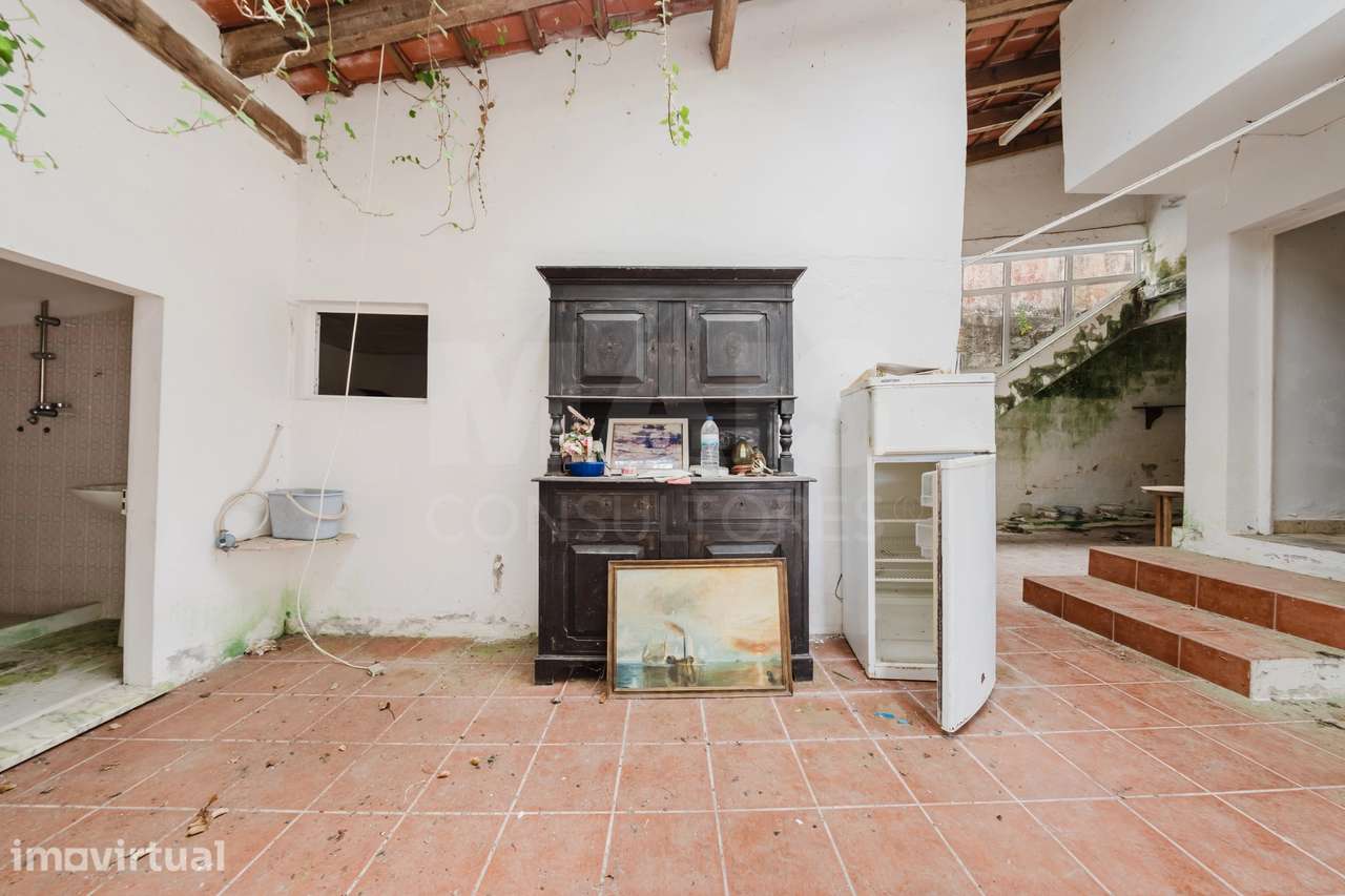 Moradia inserida num amplo terreno com 4.730 m² - Grande imagem: 3/35