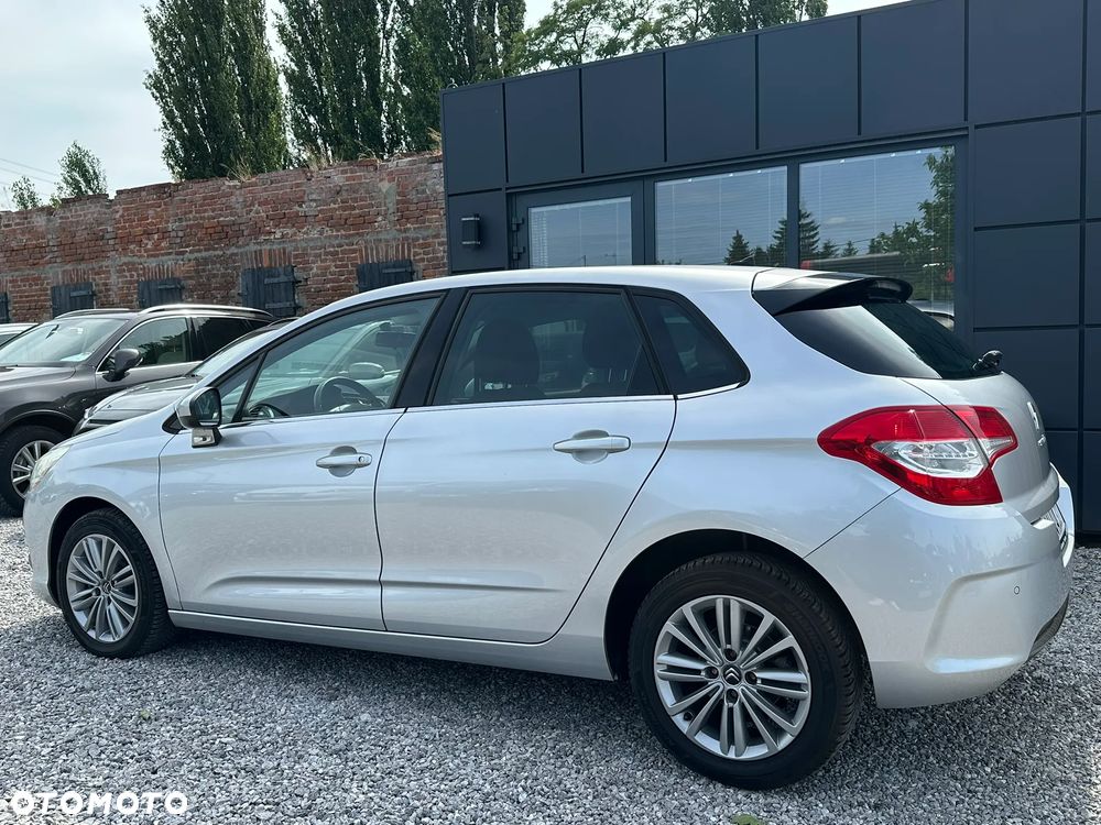 Citroën C4 VTi 120 Attraction - 8