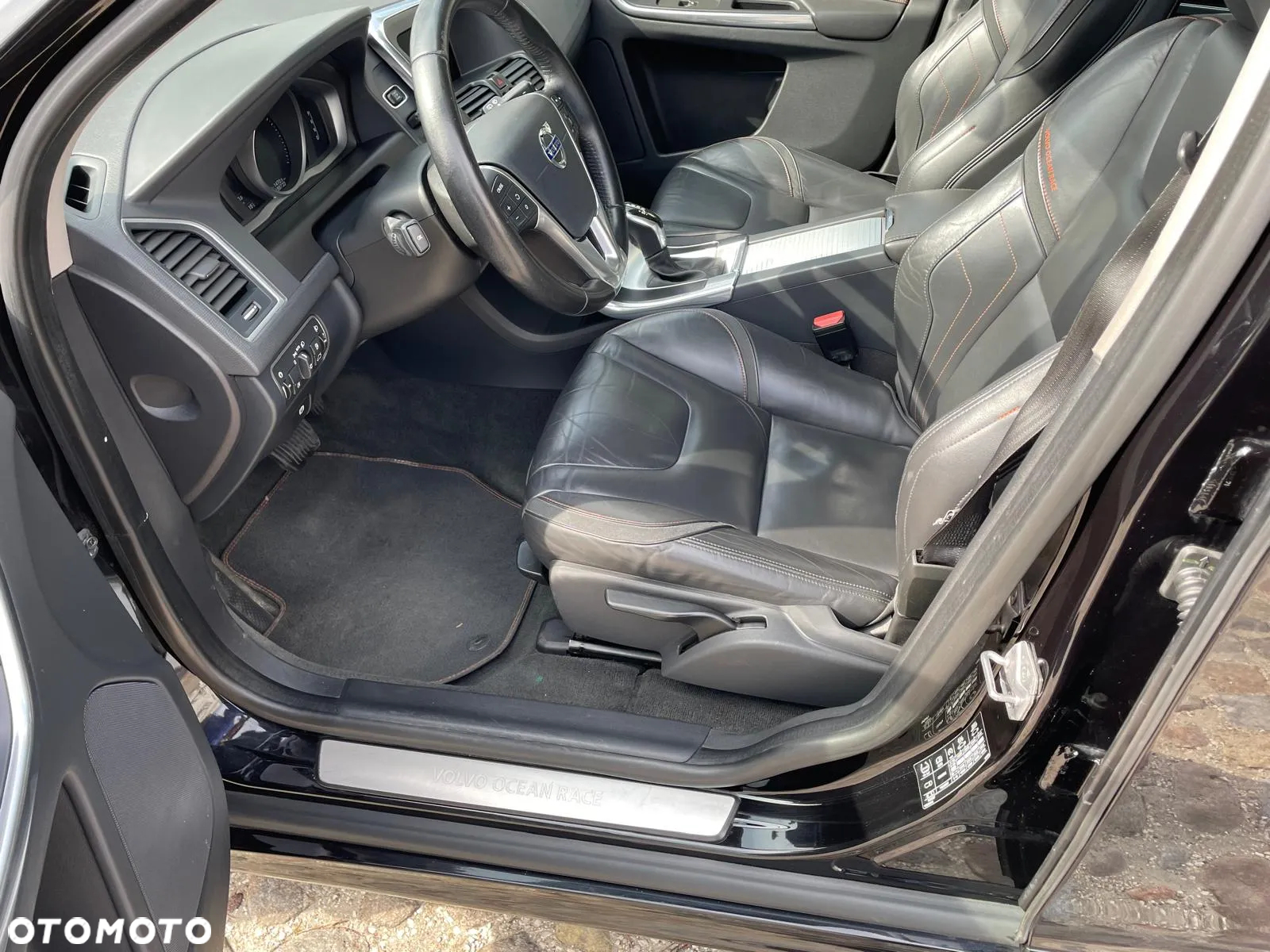 Volvo XC 60 D3 Drive-E Ocean Race - 9