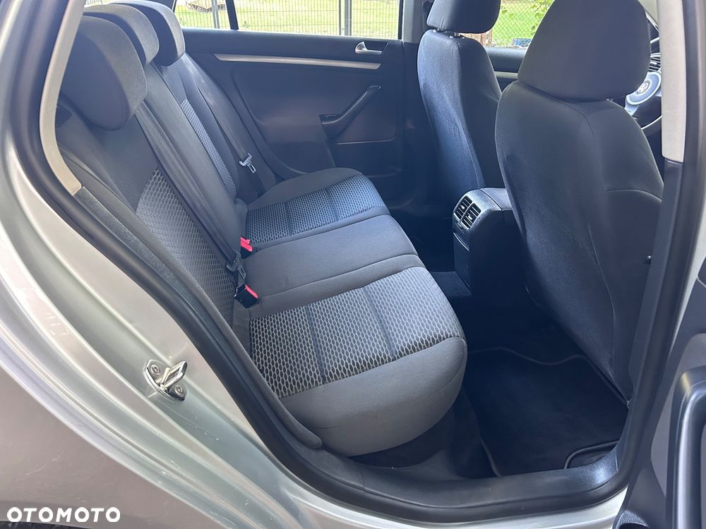 Volkswagen Golf 1.6 TDI BlueMotion Technology Comfortline - 14