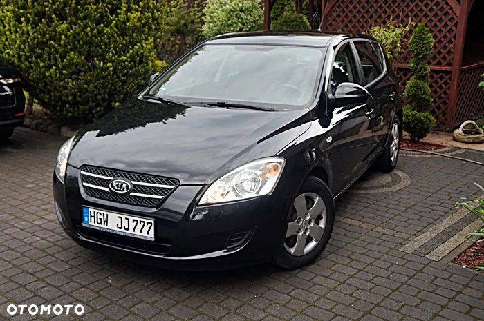 Kia Ceed - 1