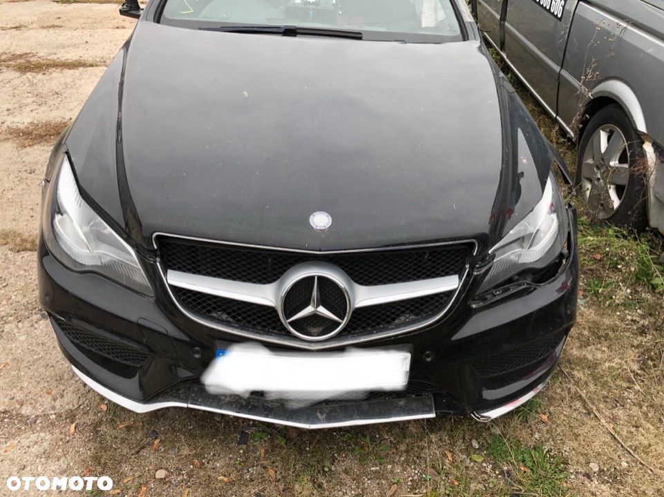 Mercedes E 207 lift  atrapa grill AMG - 1