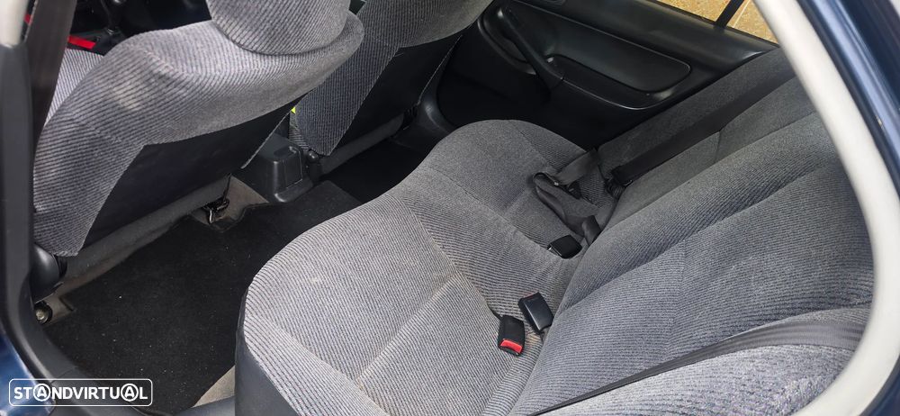 Honda Civic 1.4i S - 6