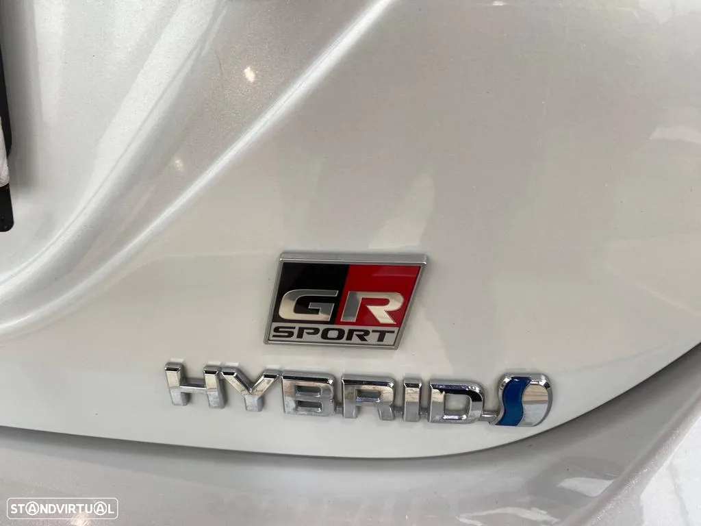 Toyota Camry 2.5 Hybrid Luxury - 24