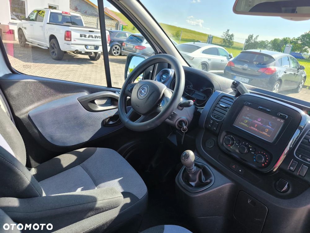Opel Vivaro - 10