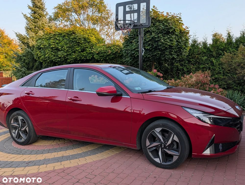 Hyundai Elantra - 1