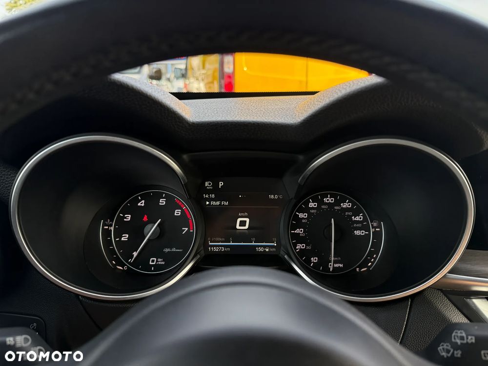 Alfa Romeo Stelvio - 17