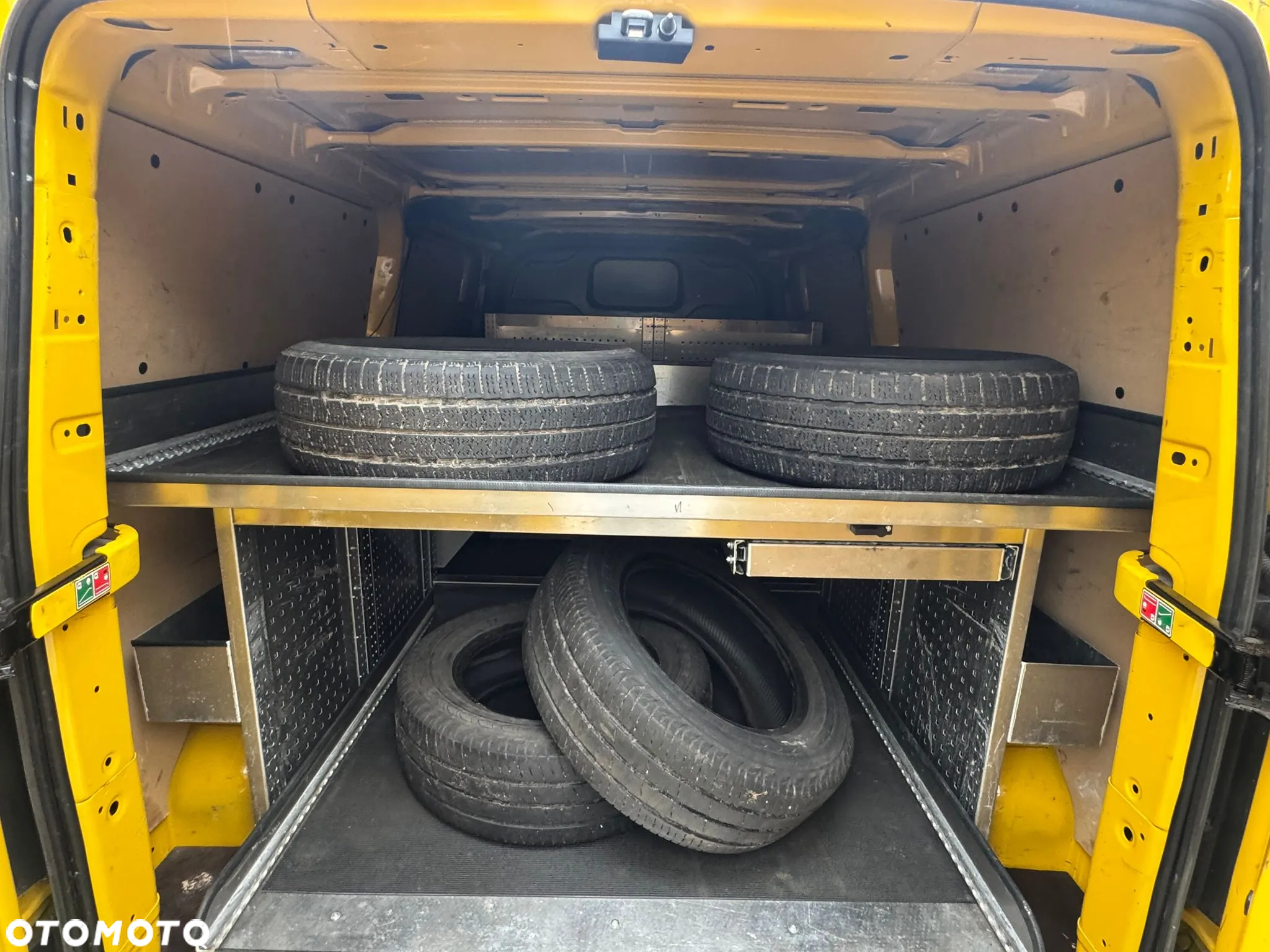 Ford TRANSIT CUSTOM - 14