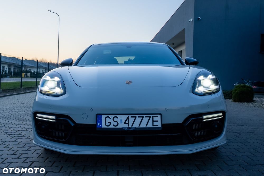 Porsche Panamera Turbo - 7