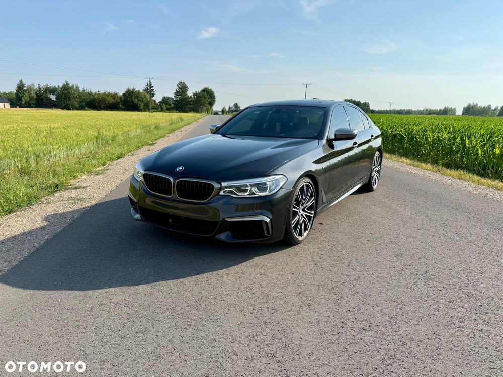 BMW Seria 5 M550i xDrive - 1