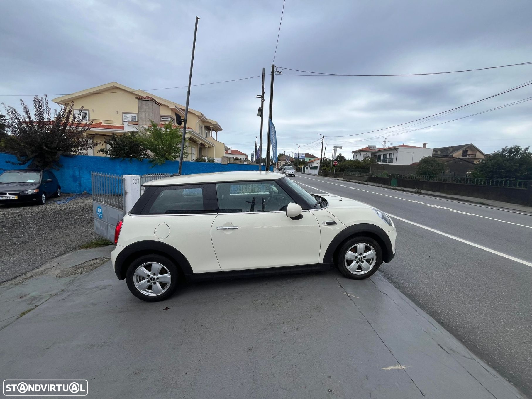 MINI 3 Portas One D - 7