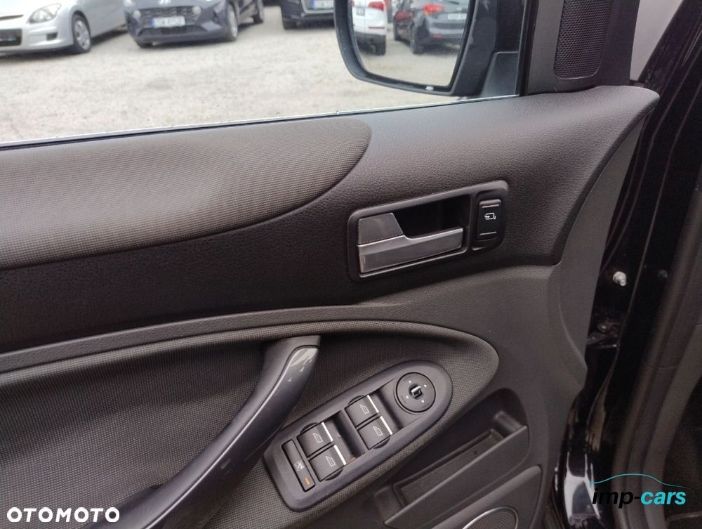 Ford Kuga - 12