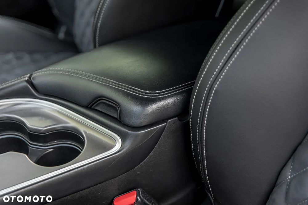 Dodge Challenger 5.7 R/T - 25