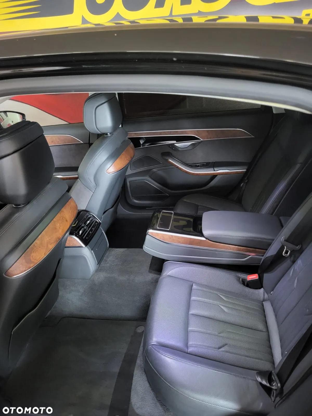 Audi A8 - 7