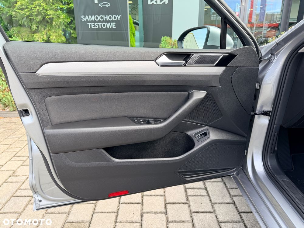 Volkswagen Passat Variant 1.5 TSI EVO Business DSG - 24