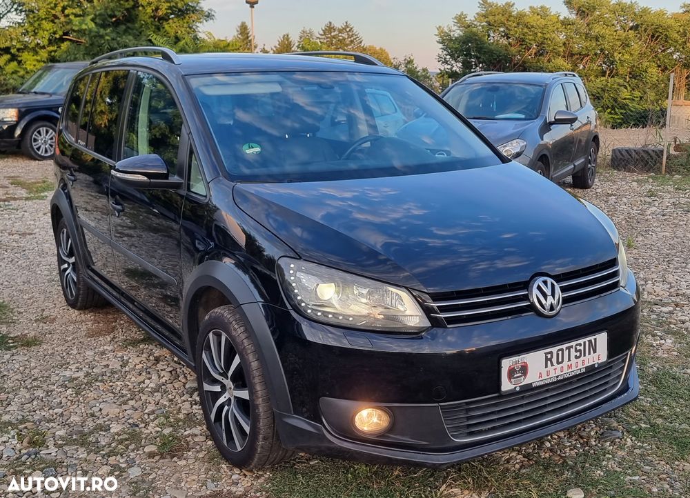 Volkswagen Touran 2.0 TDI DPF DSG Cross - 2