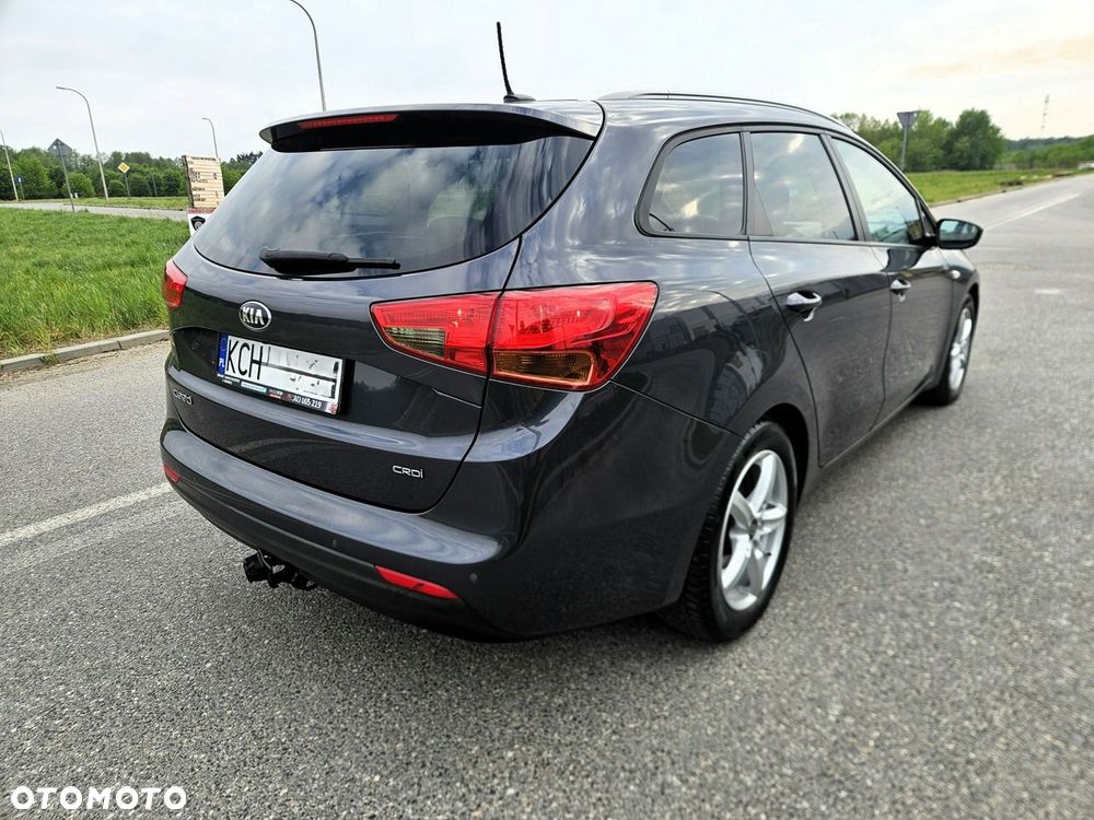 Kia Ceed 1.6 CRDi 128 Dream-Team Edition - 8