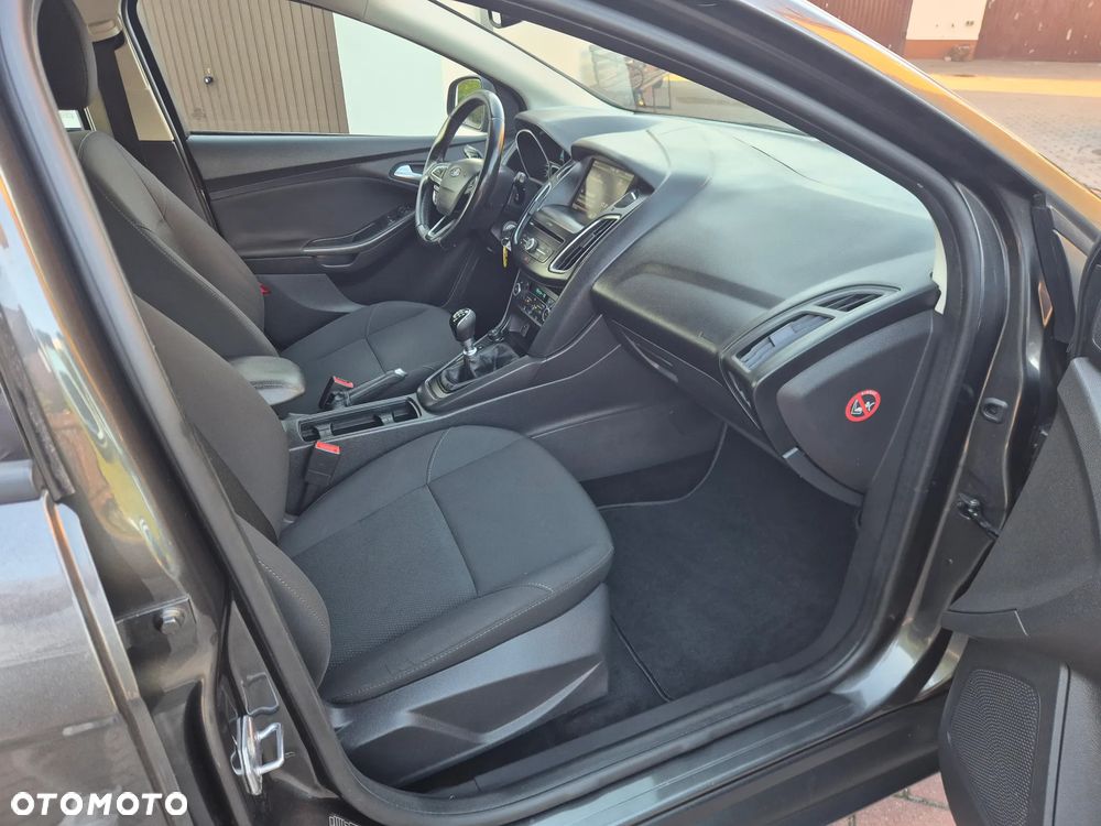 Ford Focus 1.5 TDCi SYNC Edition - 18