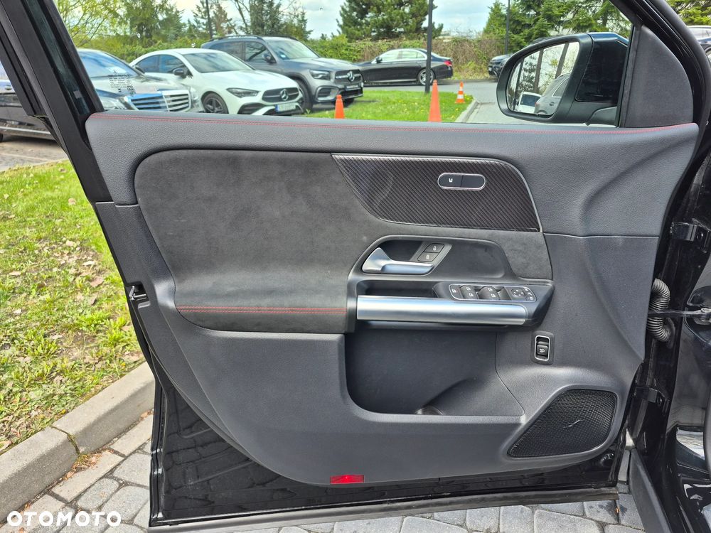 Mercedes-Benz GLA 200 AMG Line - 16