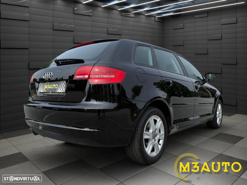 Audi A3 Sportback 1.6 TDI Attraction Business Line - 3