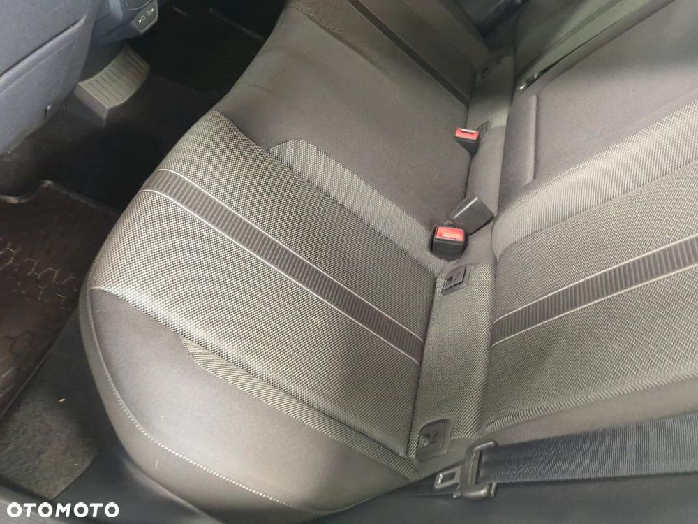 Volkswagen T-Roc 1.5 TSI Life - 17