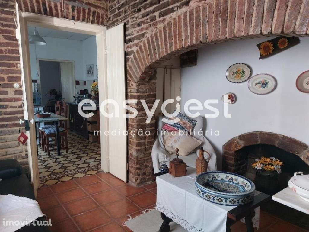 Moradia T3 com 2 pisos destinada a habitação e comércio - Grande imagem: 2/23