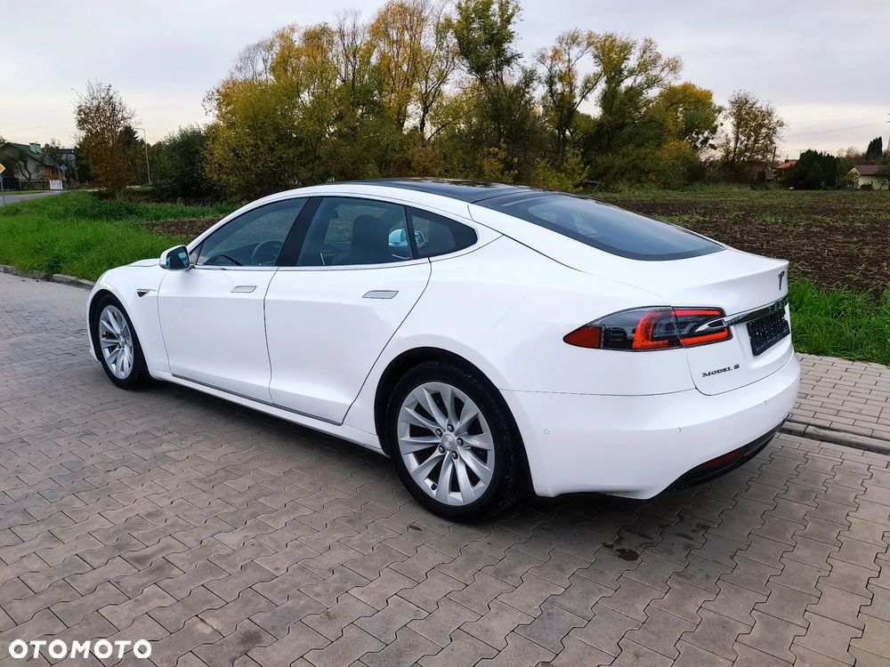 Tesla Model S Long Range Plus - 14