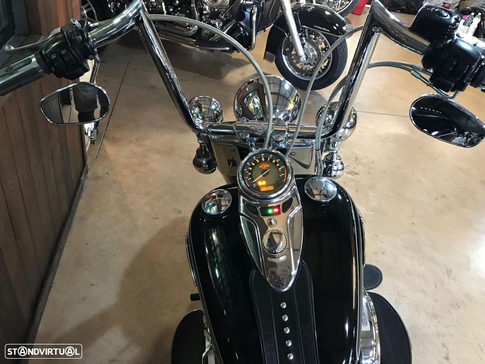 Harley-Davidson Heritage Softail Classic FLSTC 103 - 4