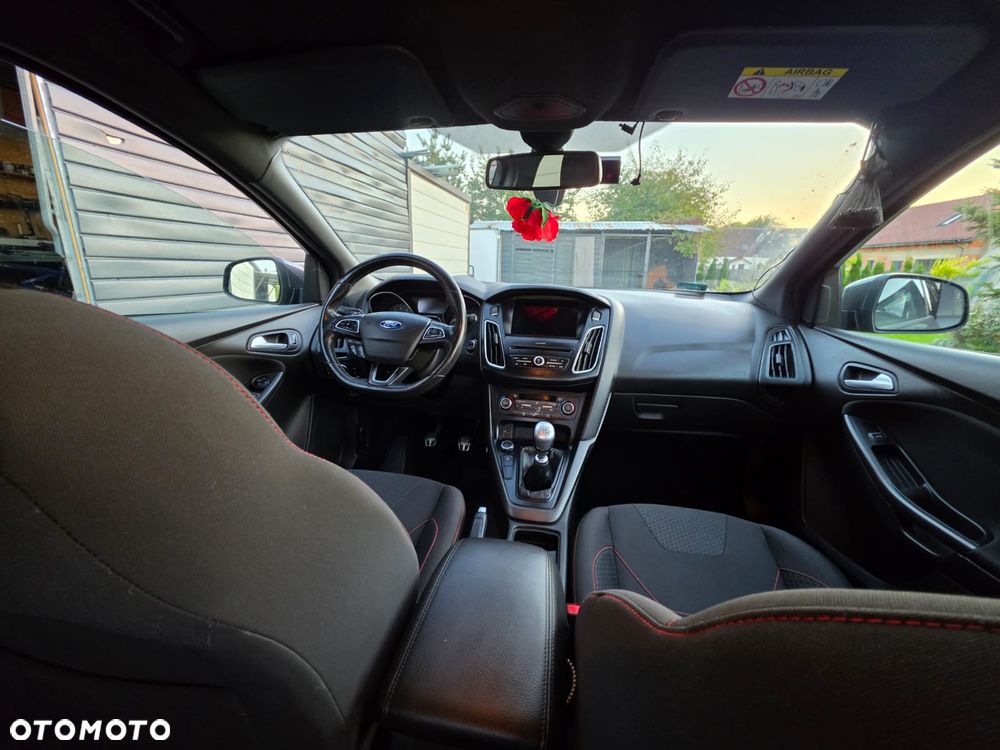 Ford Focus - 12