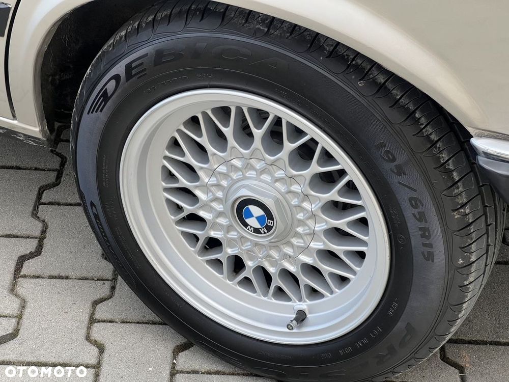 BMW Seria 5 525 e - 21