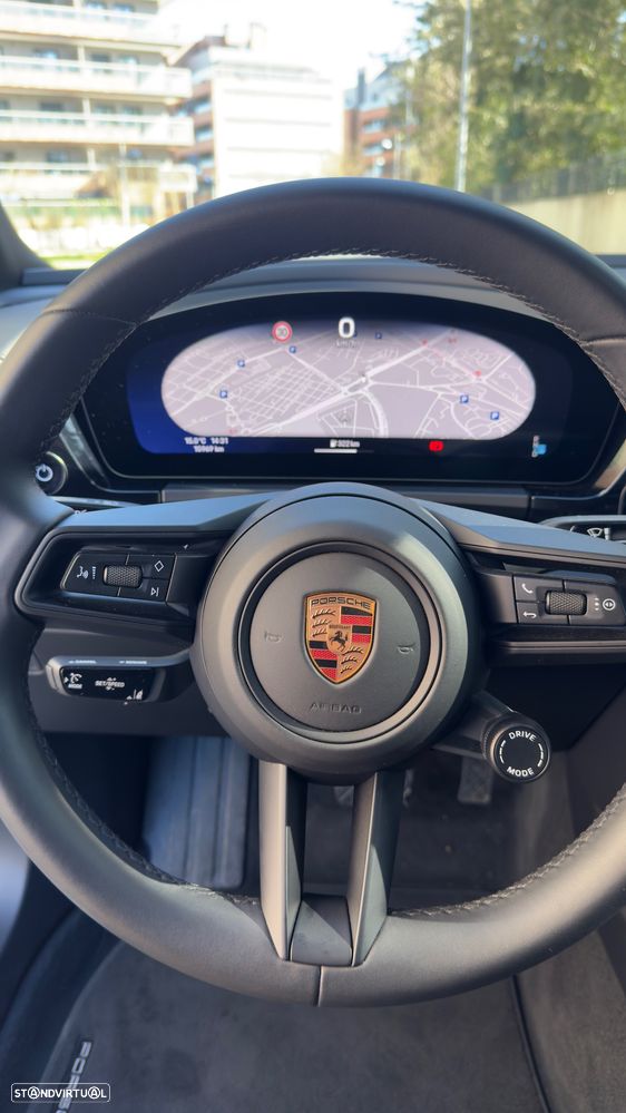 Porsche Macan Electric 4 - 17