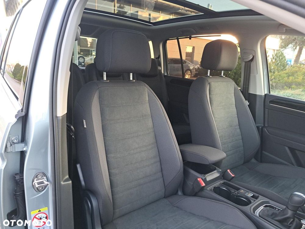 Volkswagen Touran - 26