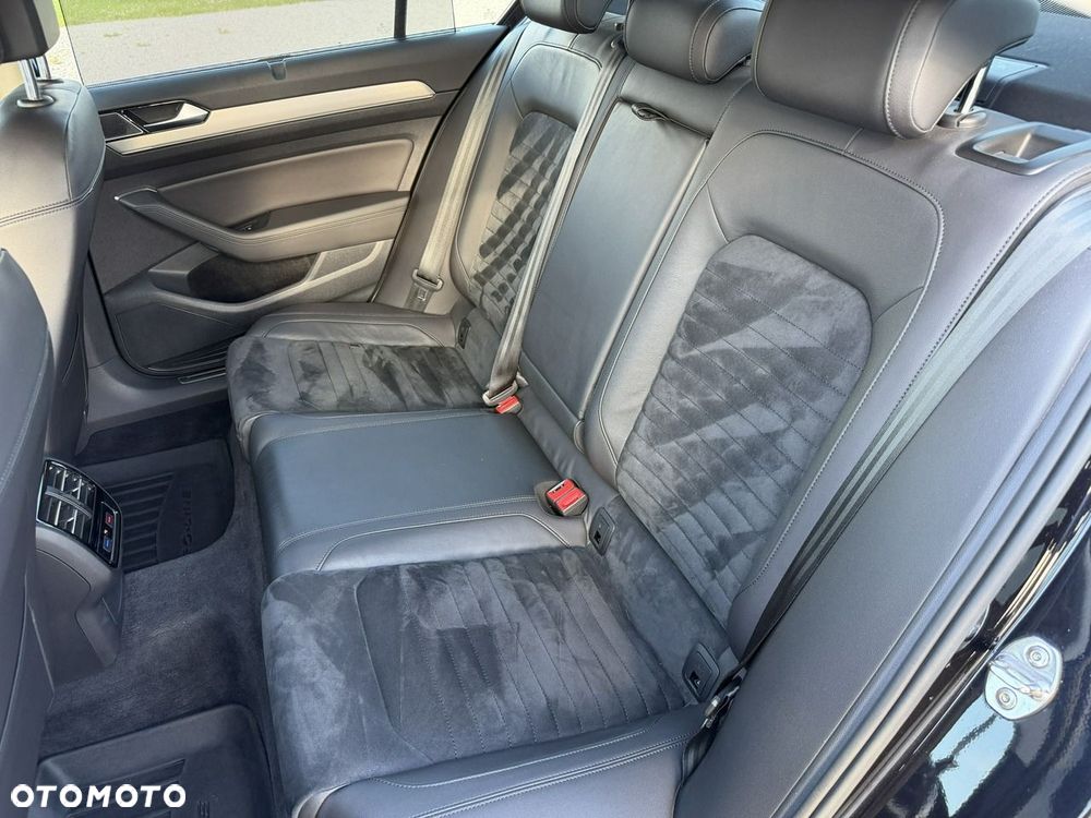 Volkswagen Passat - 25