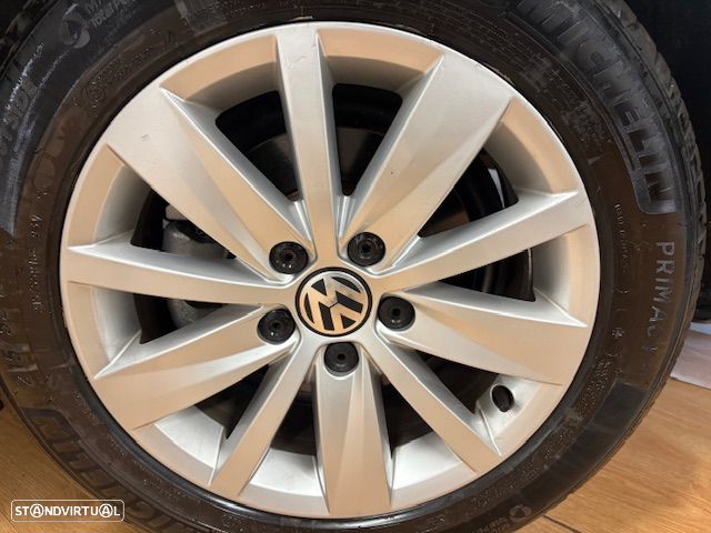 VW Passat 1.6 TDI BlueMotion - 40