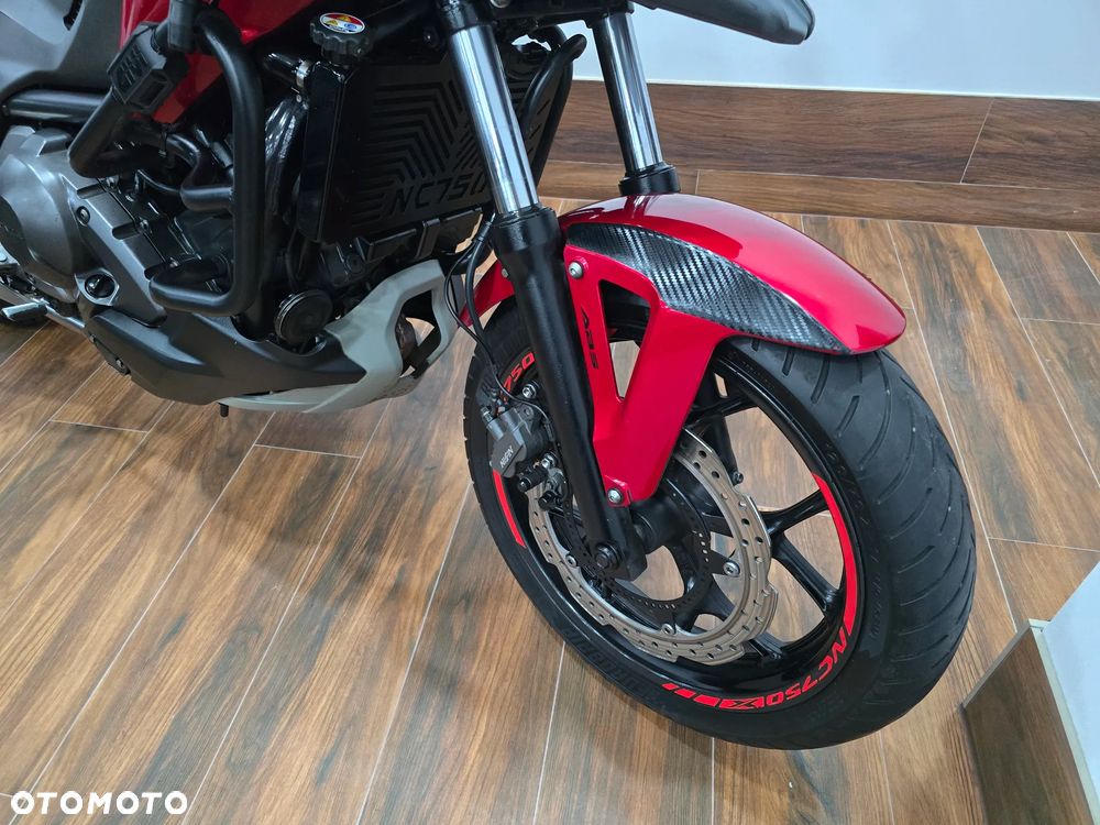 Honda NC - 12