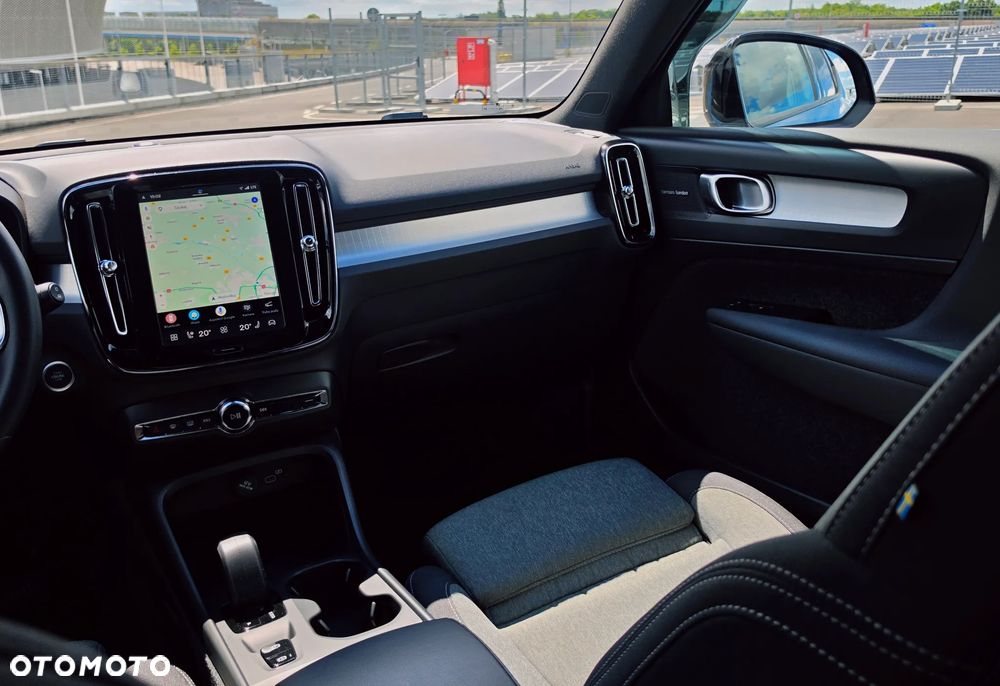 Volvo XC 40 B3 Ultra Dark - 11