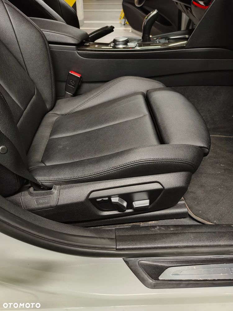 BMW Seria 3 330i Sport Line Sport - 20